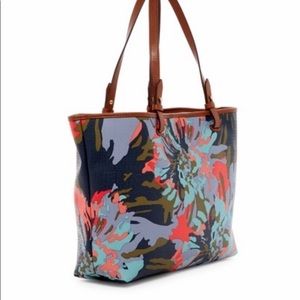 Fossil Printed Tote.